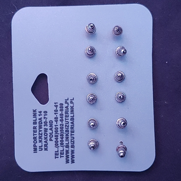 Earrings - Picture 2 of 3